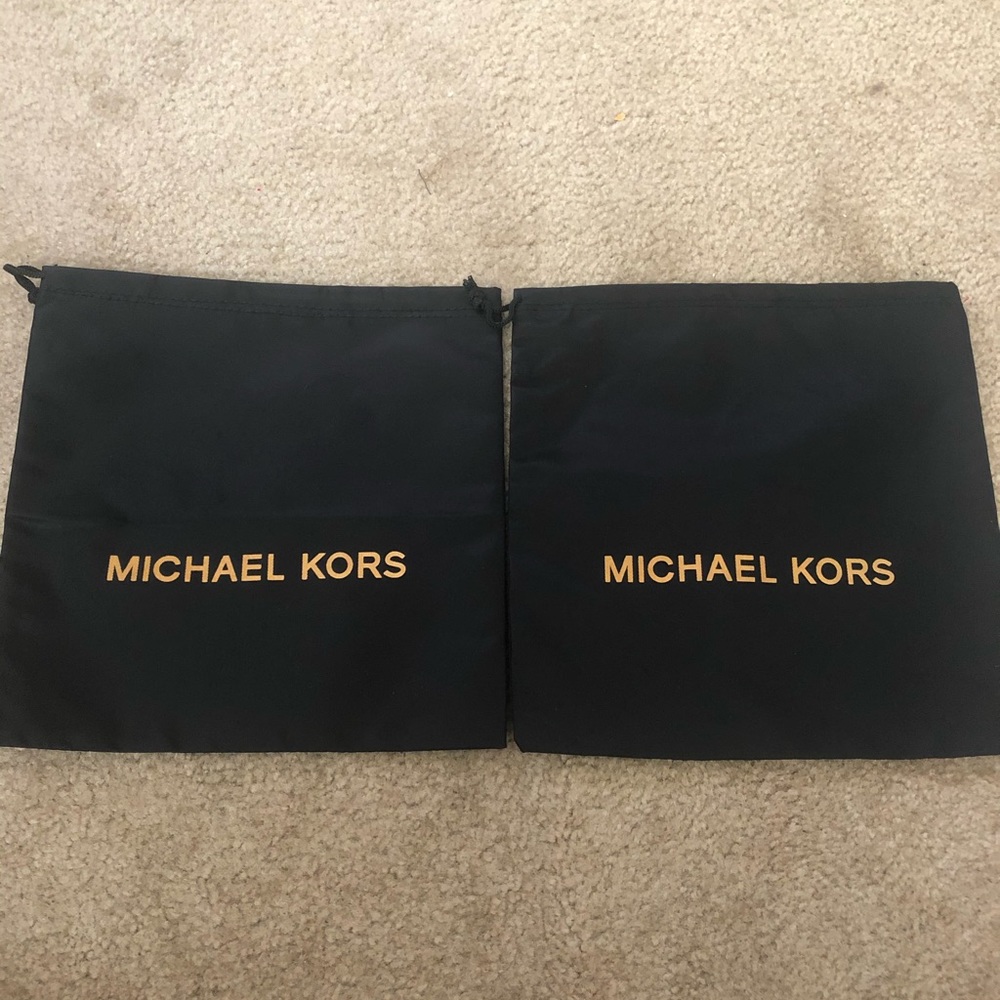 2 Michael Kors pouches